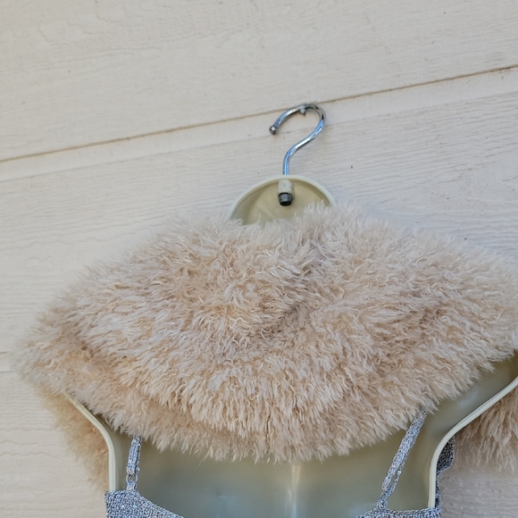 By Anthropologie Faux Fur Collar - Picture 6 of 9